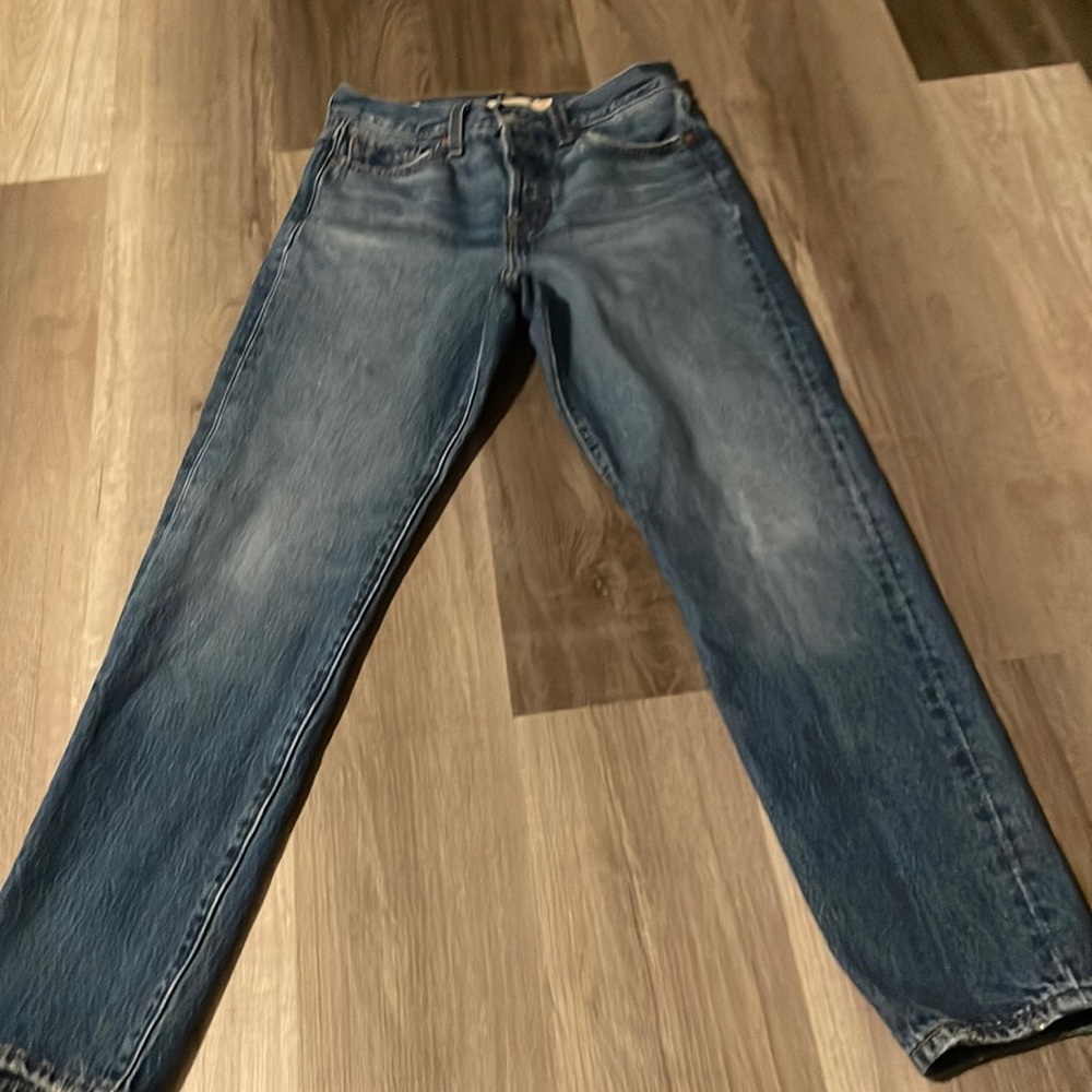 Levi’s Wedgie Fit Medium Wash Jeans